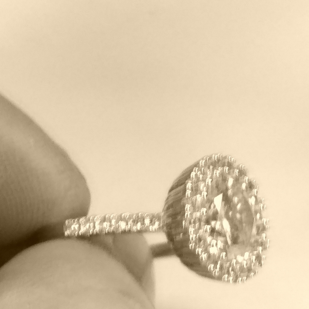 Woman's ring - Picture 7 of 8